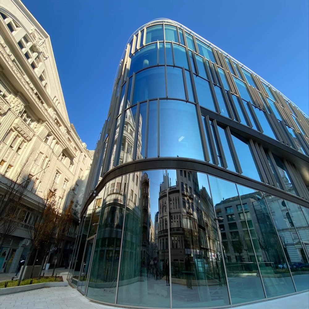Szervita-Square-Building-Budapest-24112021-Coolite-Xtreme-Silver-II-v10